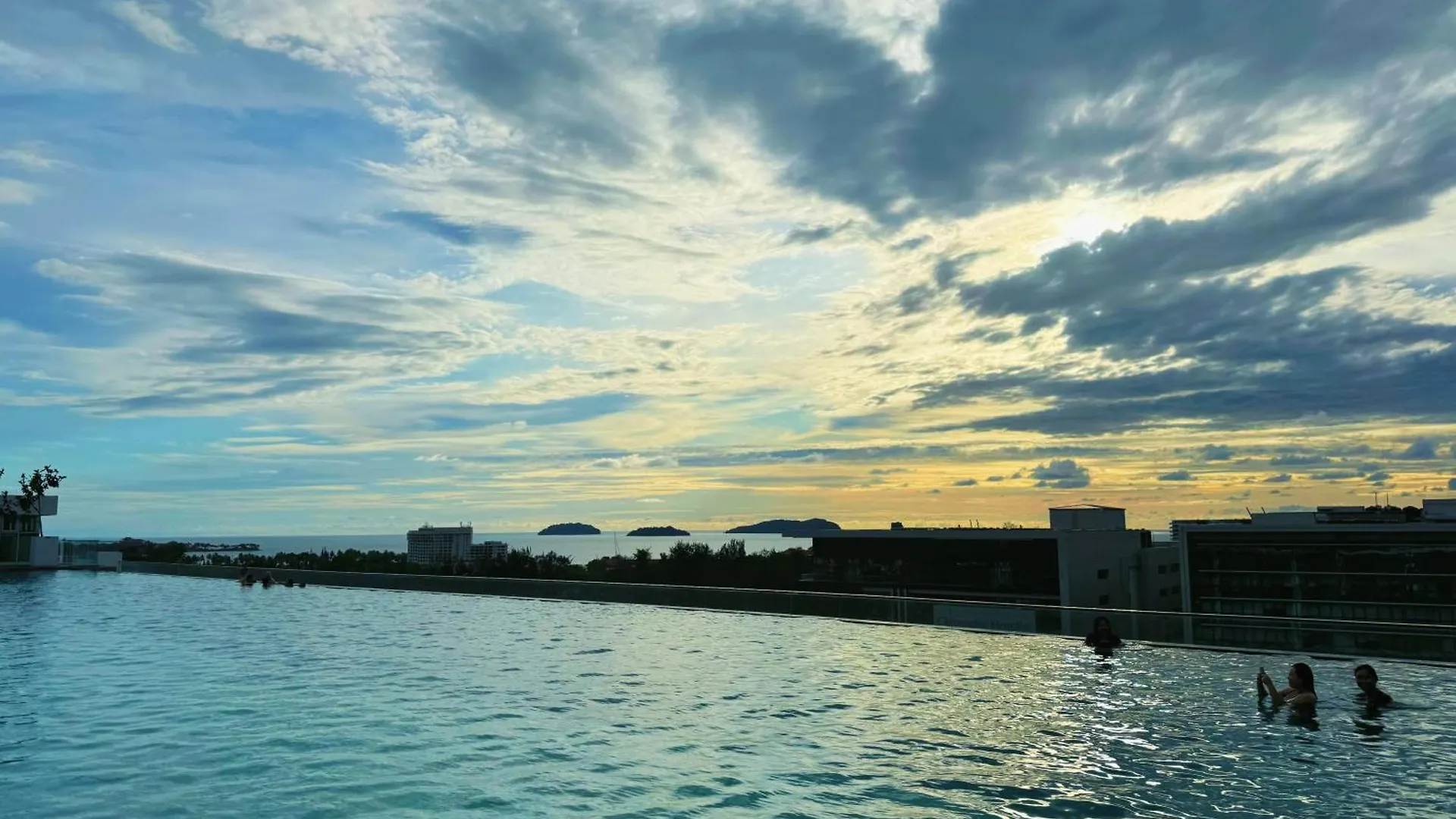 Lägenhetshotell Stay On Sutera Avenue Homestay Kota Kinabalu